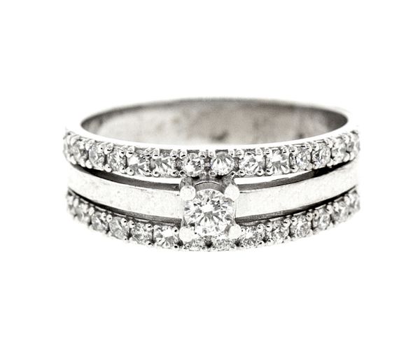 BAGUE EN OR 14K BLANC SERTIE DE DIAMANTS 